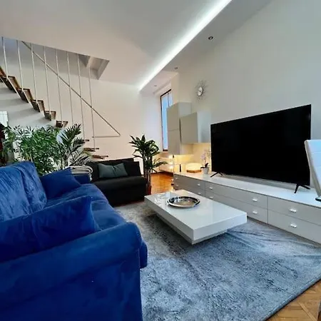 Apartment Attico Arena,200mqnetflix-wifi-air Conditioning